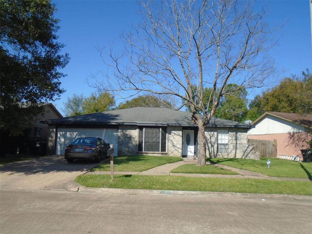 13922 Old Village Ln - Photo 1