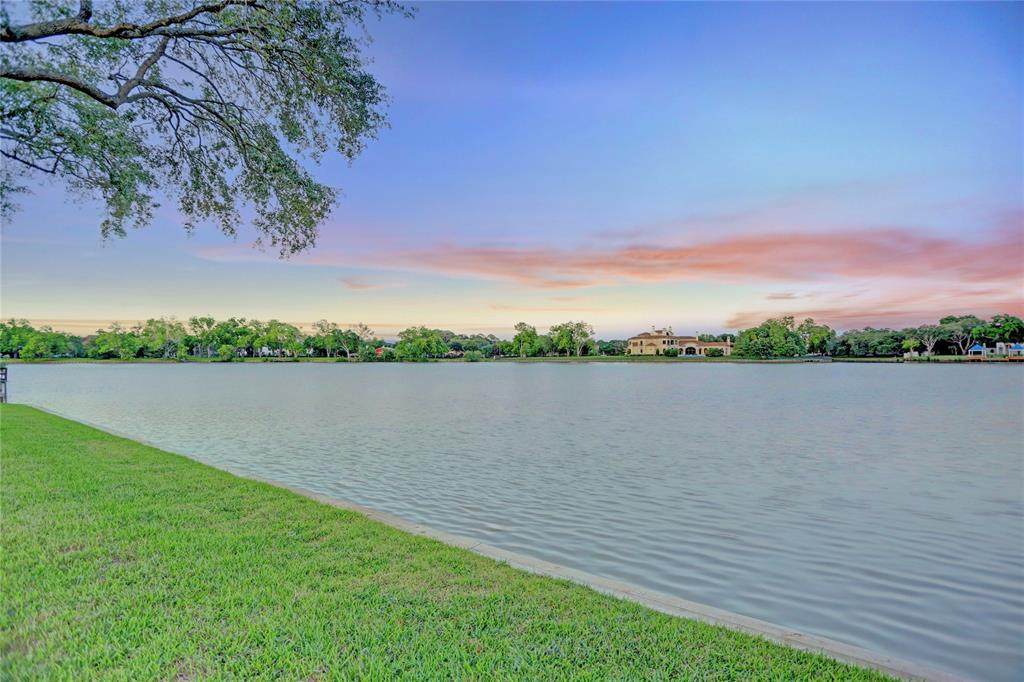 215 Lombardy Drive - Photo 1