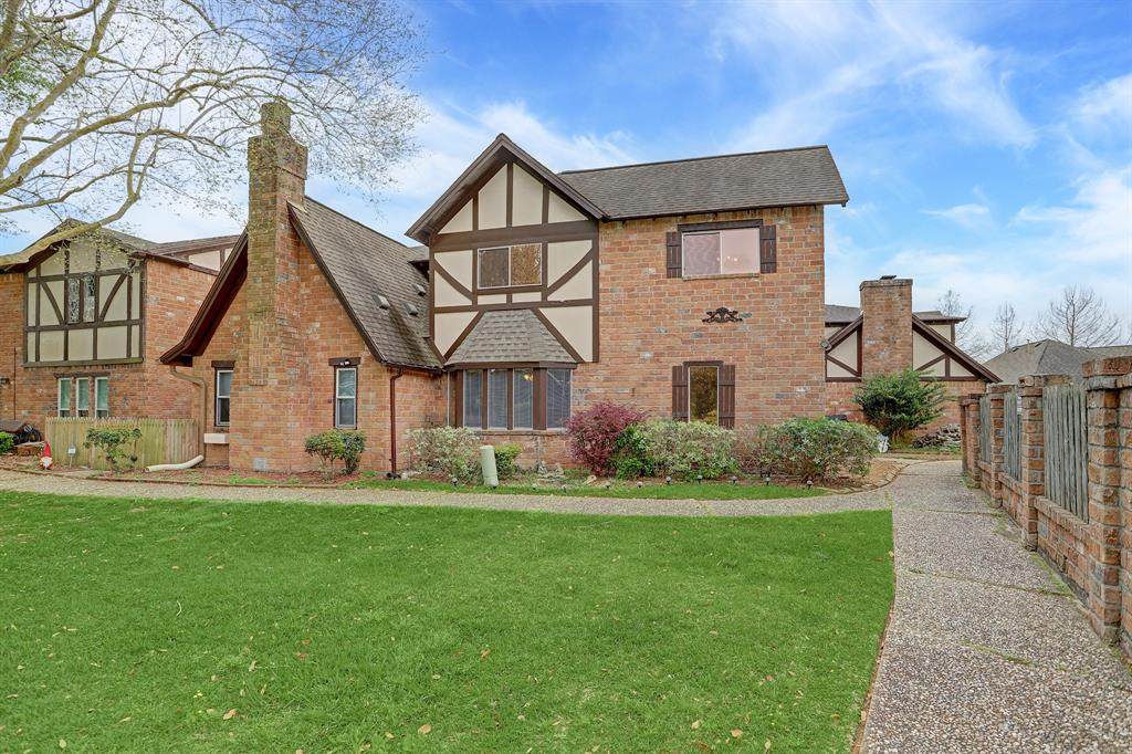 5 Sunmeadow Boulevard - Photo 1