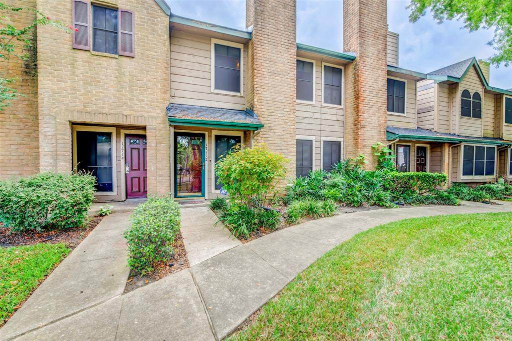17712 Kings Park Lane - Photo 1