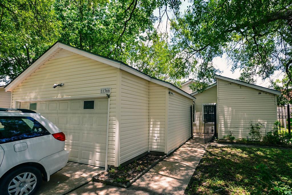 11366 Oakcenter Drive - Photo 1