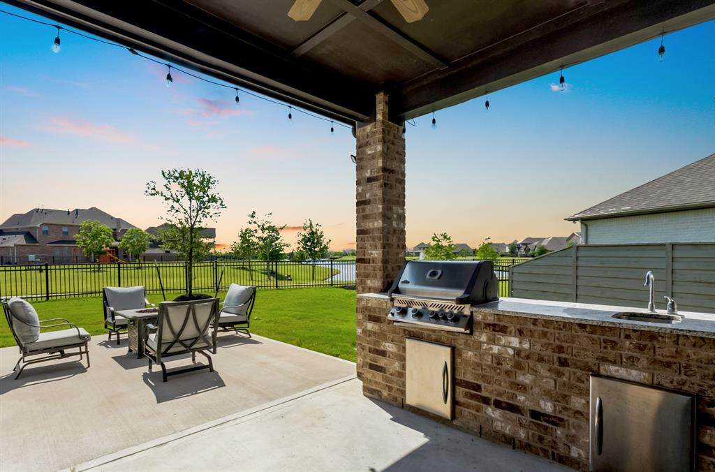 4513 Hawthorne Crescent Lane - Photo 1