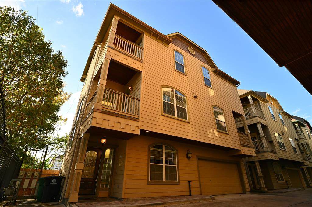 931 25th Street - Photo 1