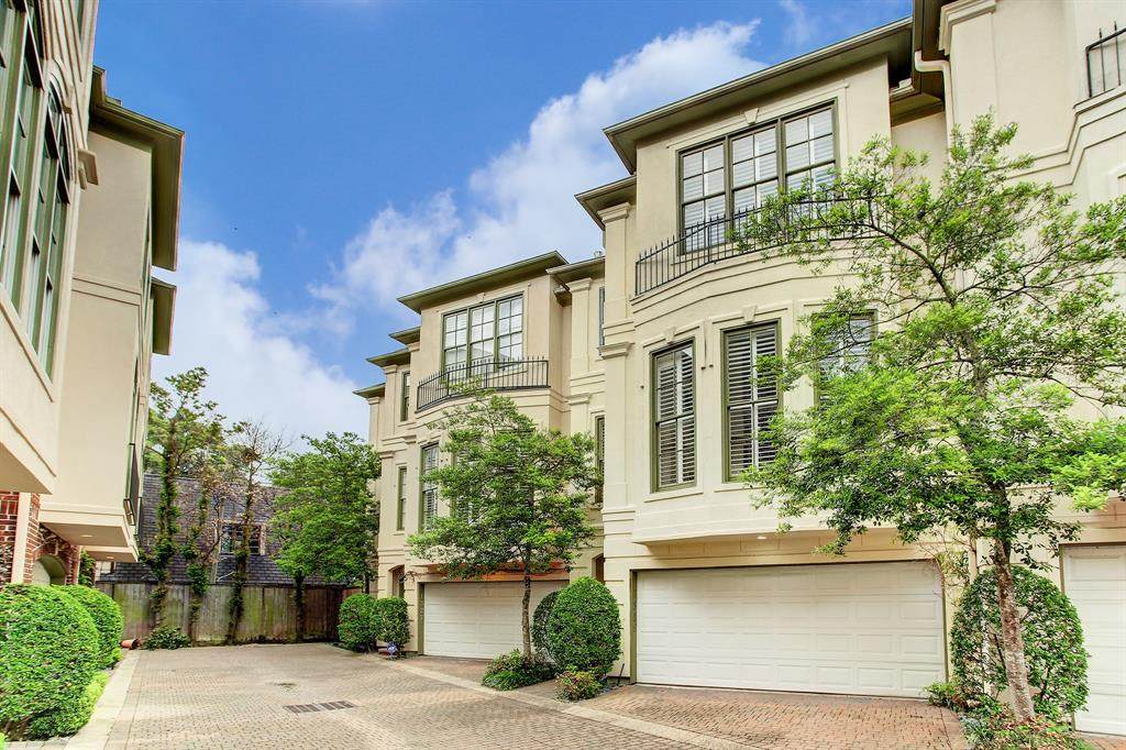 1329 Hyde Park Boulevard - Photo 1
