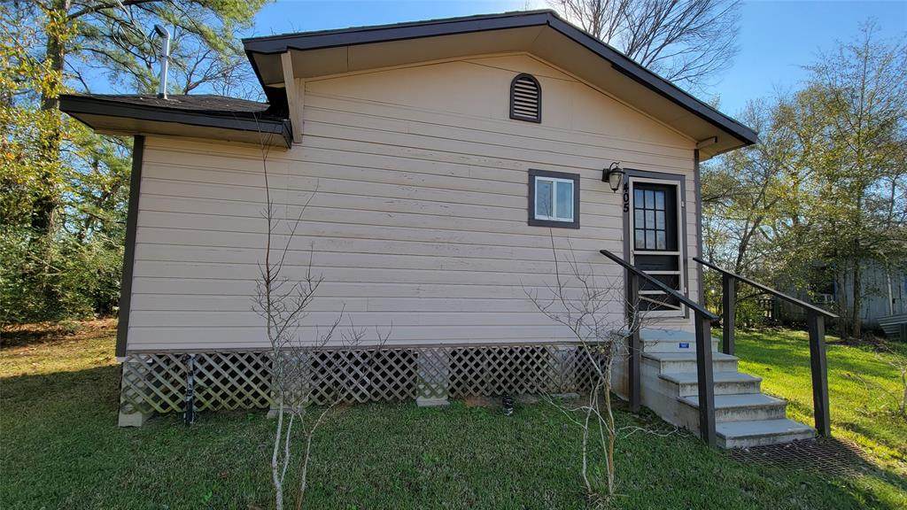 405 Oak Street - Photo 1