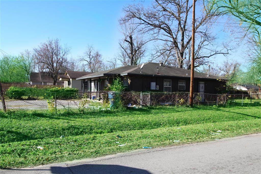 902 Granville Drive - Photo 1