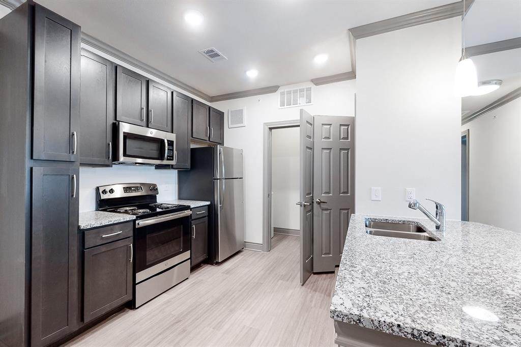 2100 Kilgore Parkway - Photo 1