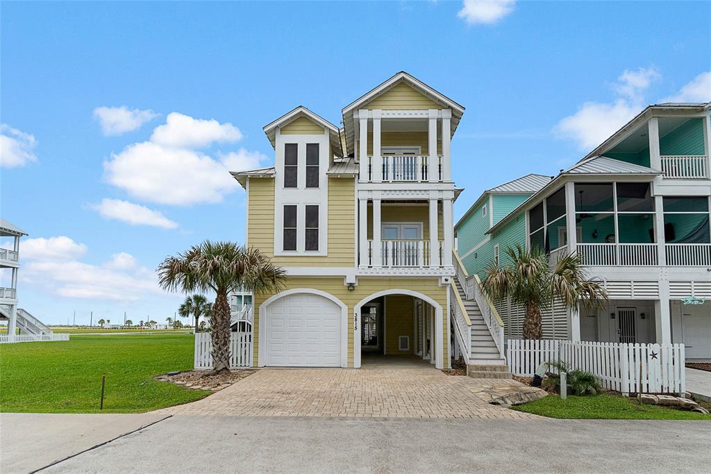 3815 Neptune - Photo 1