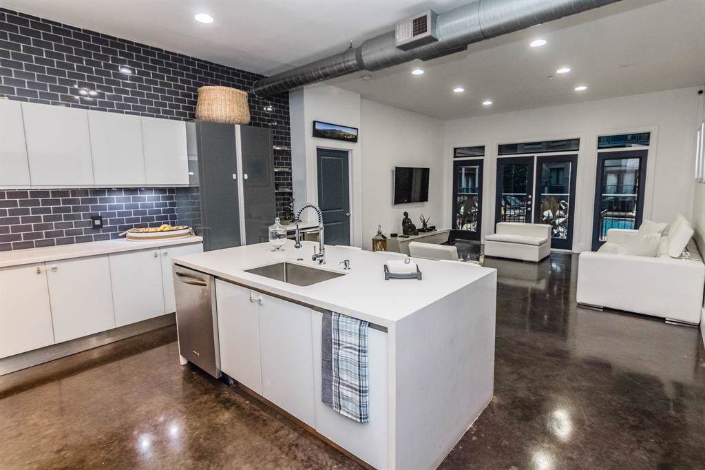 1901 Post Oak Boulevard - Photo 1