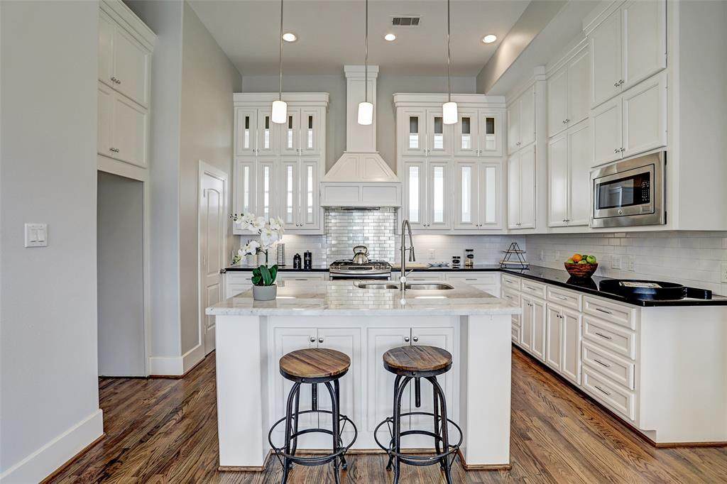 2020 Mcgowen Street - Photo 1