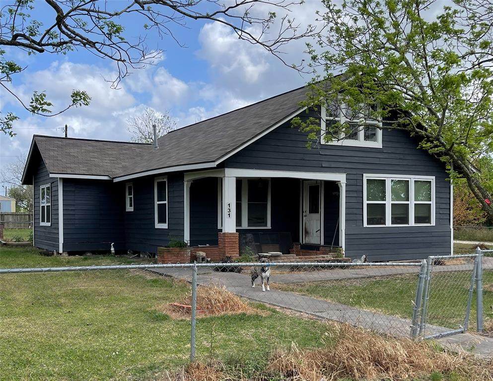 131 West Street - Photo 1