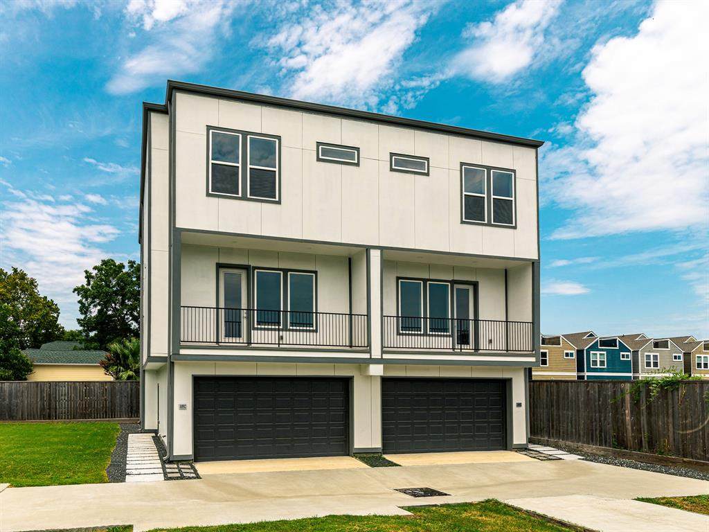 449 25th Street - Photo 1