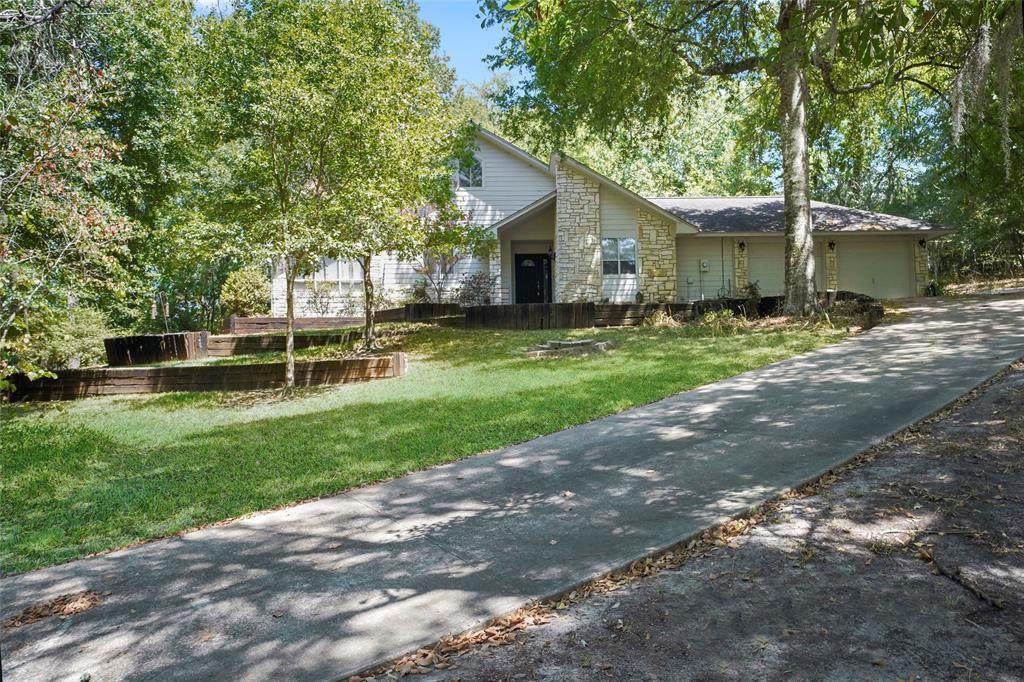 160 Lake Oaks Blvd - Photo 1