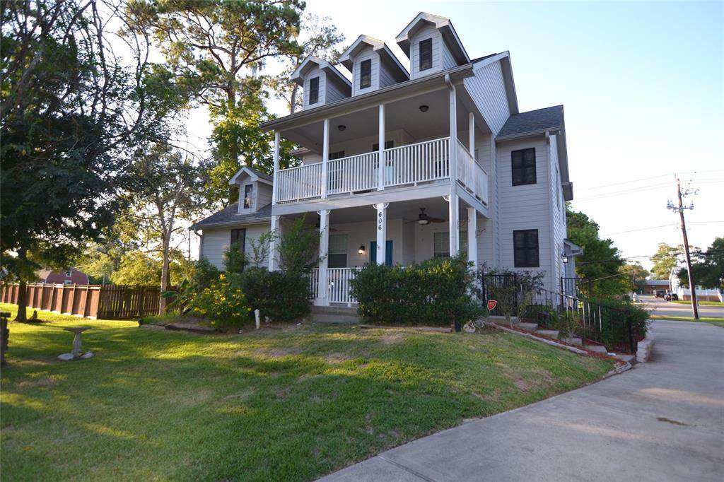 606 Oakdale Street - Photo 1