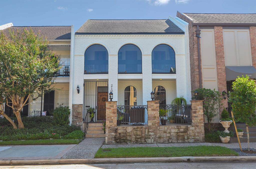 2107 Fulham Court - Photo 1