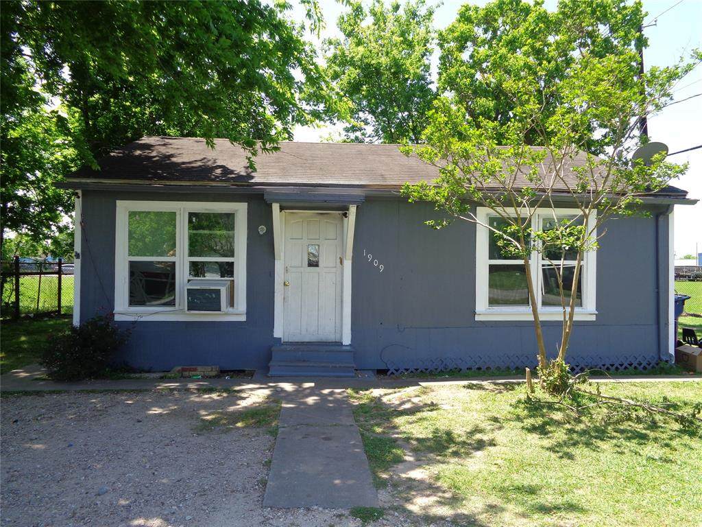 1909 Avenue Q - Photo 1