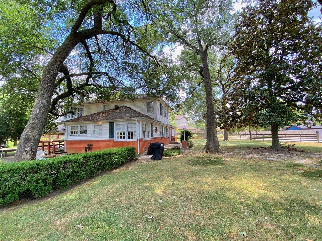 8120 Westview Drive - Photo 1