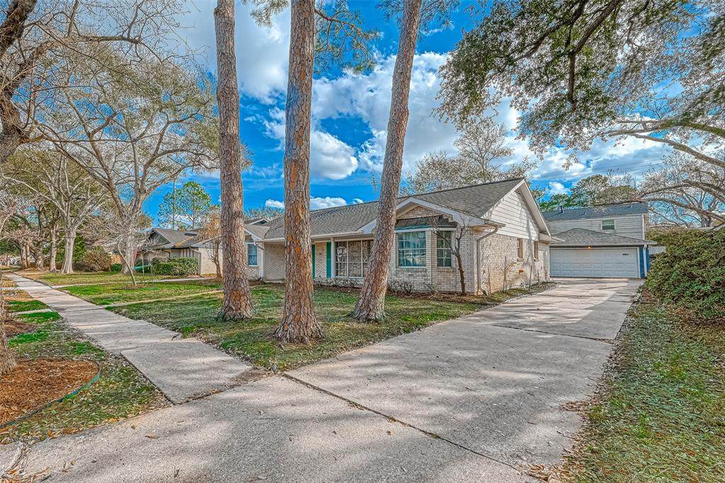 5615 Dumfries Drive - Photo 1