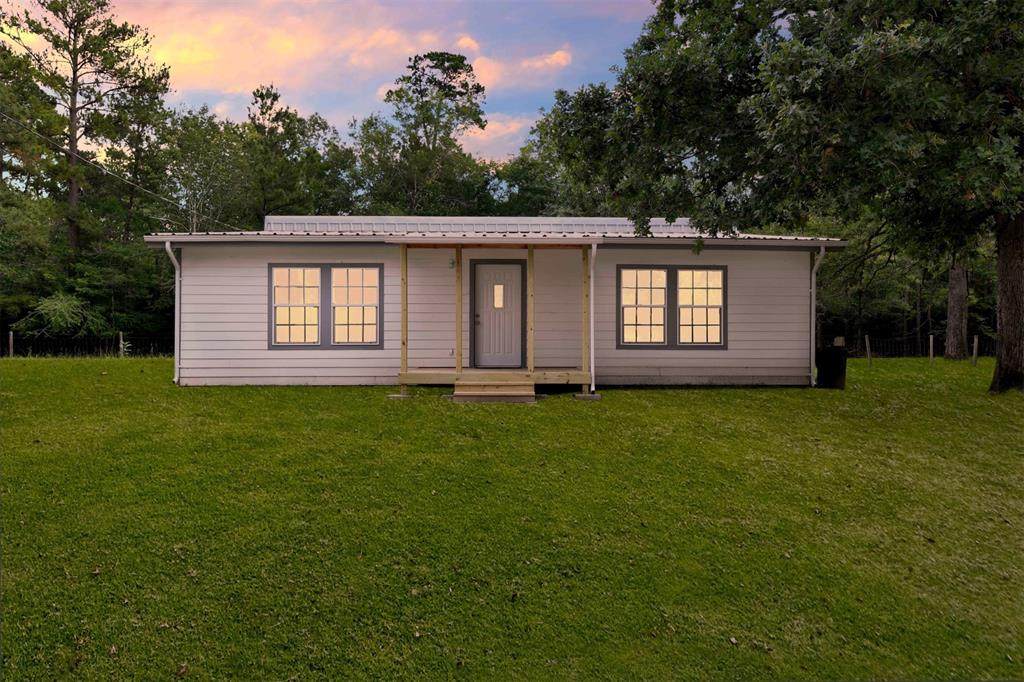 368 Pinewood Drive - Photo 1