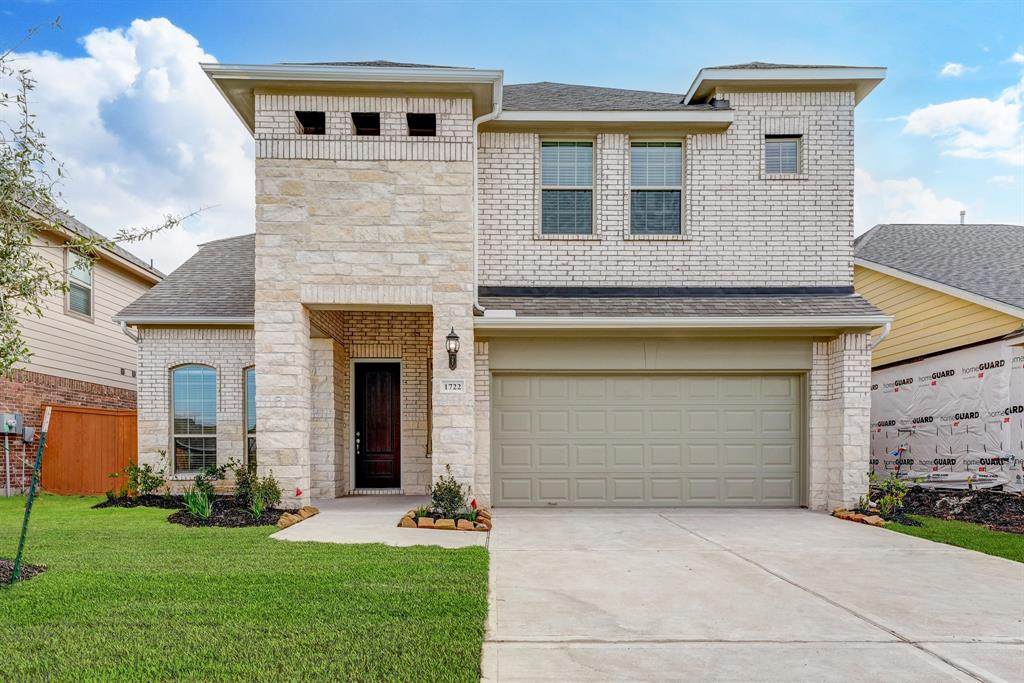 1722 Darwin Cedar Drive - Photo 1