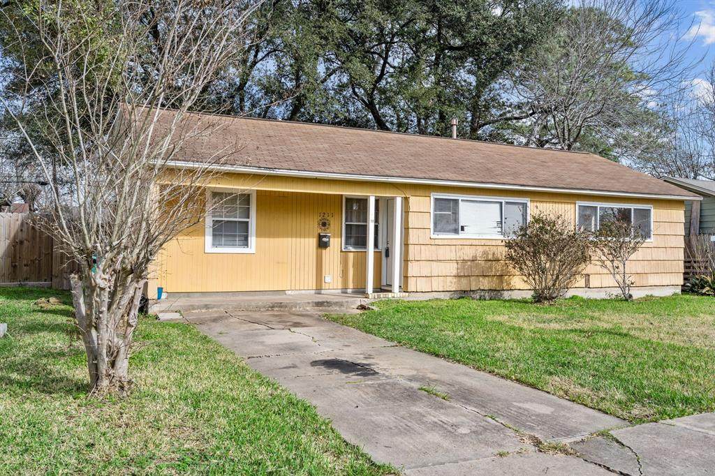 1211 Armor Avenue - Photo 1