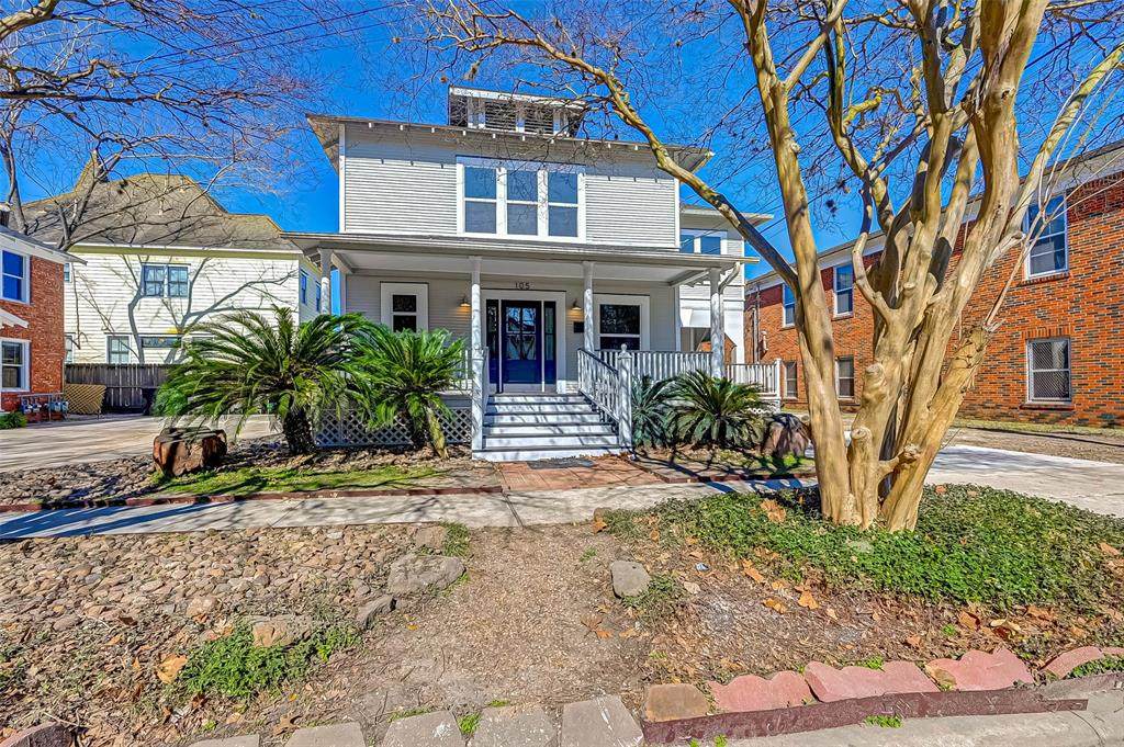 105 E 14th Street - Photo 1