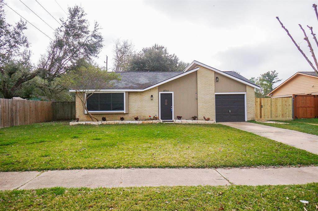 2711 Pheasant Creek Drive - Photo 1
