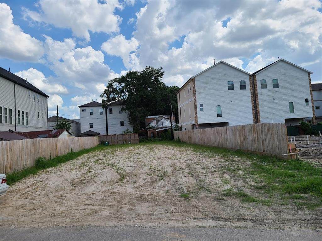 5109 Allen St - Photo 1