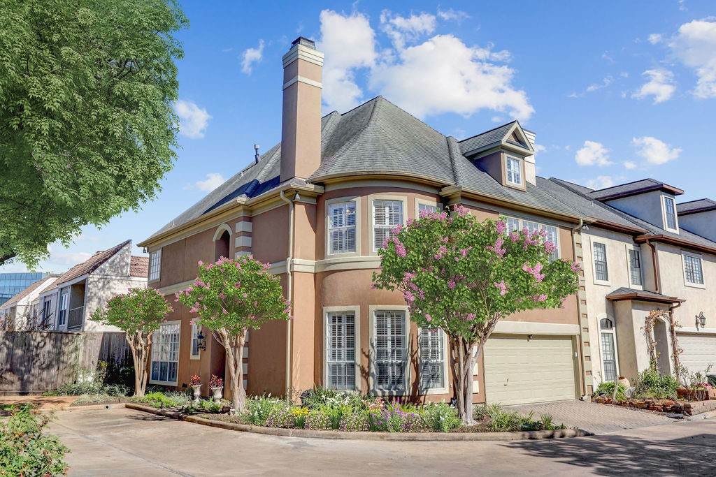 5826 Augusta Court - Photo 1