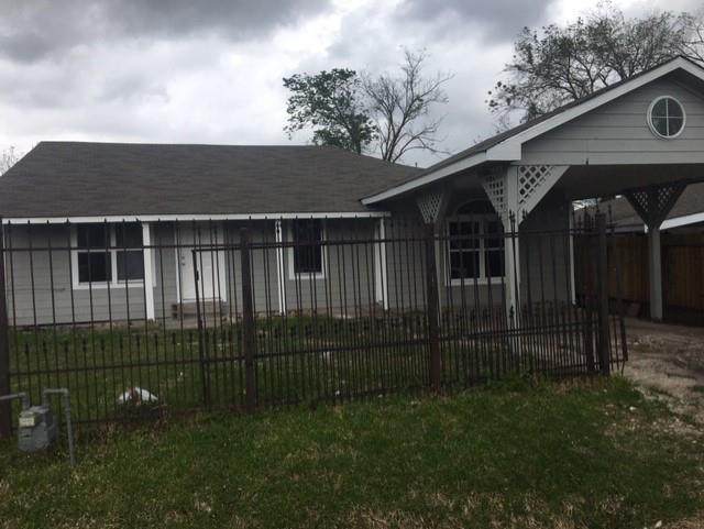 1913 Warwick Road - Photo 1