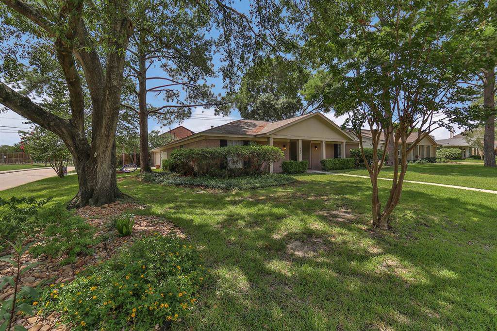 803 Carlingford Lane - Photo 1