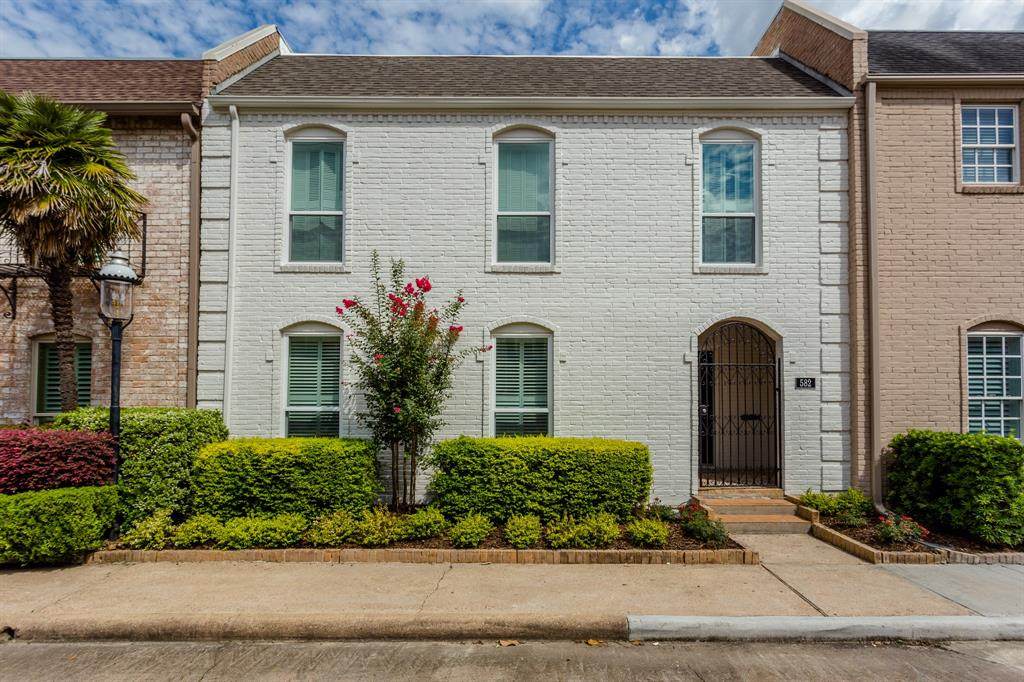 582 Trianon Street - Photo 1