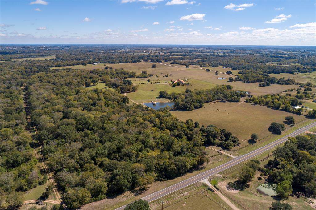 5052 Fm 390 - Photo 1