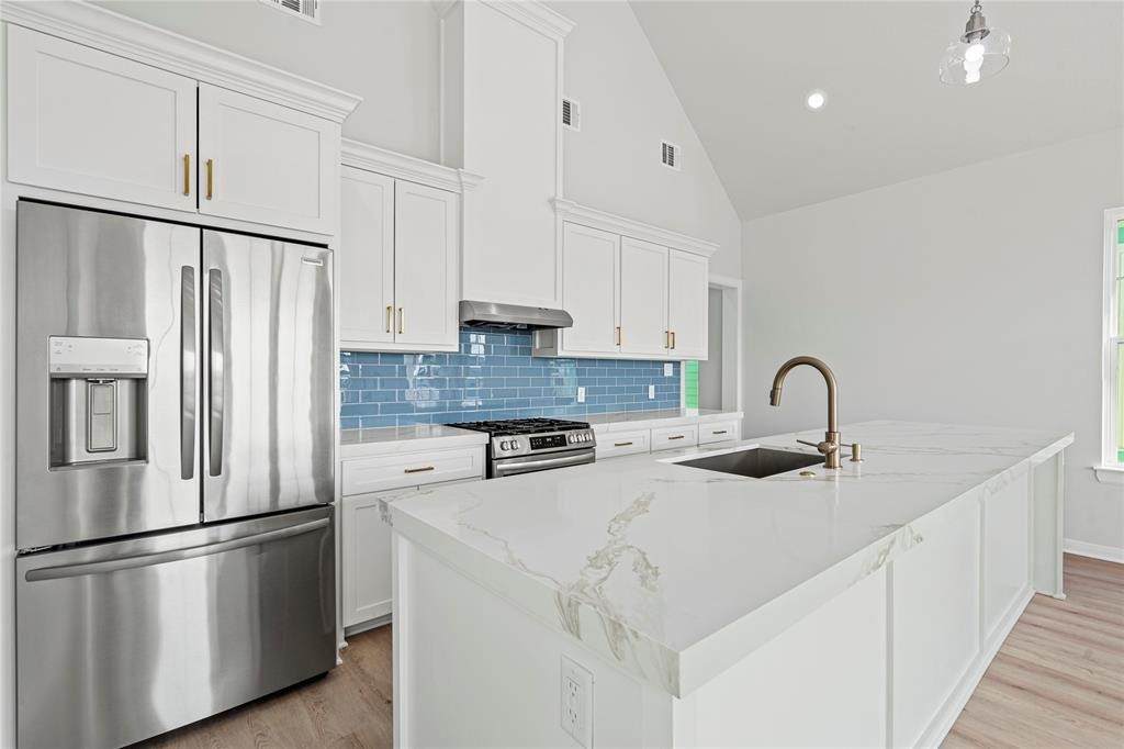 1106 62nd St - Photo 1