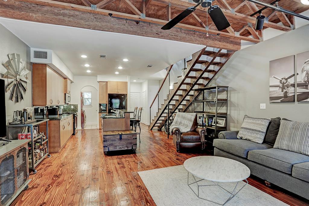 1622 Elgin Street - Photo 1