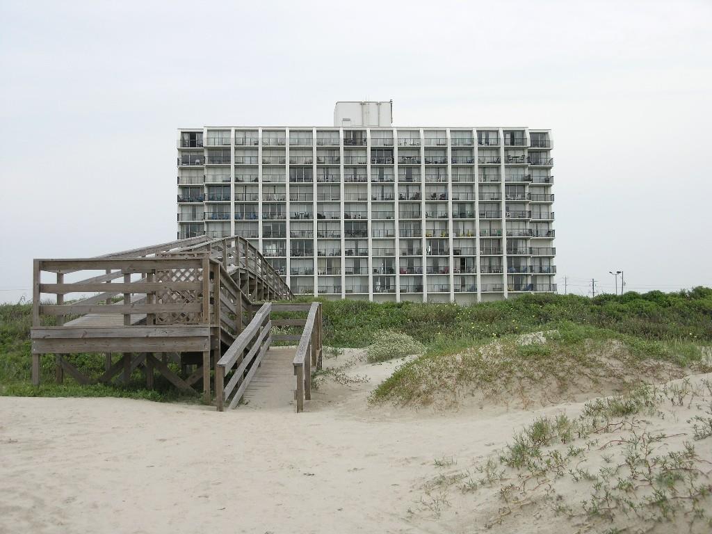 415 East Beach Drive - Photo 1