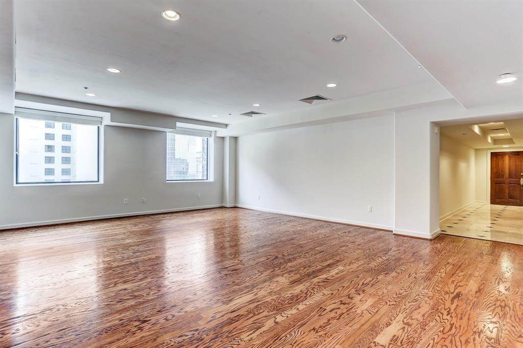 914 Main Street - Photo 1