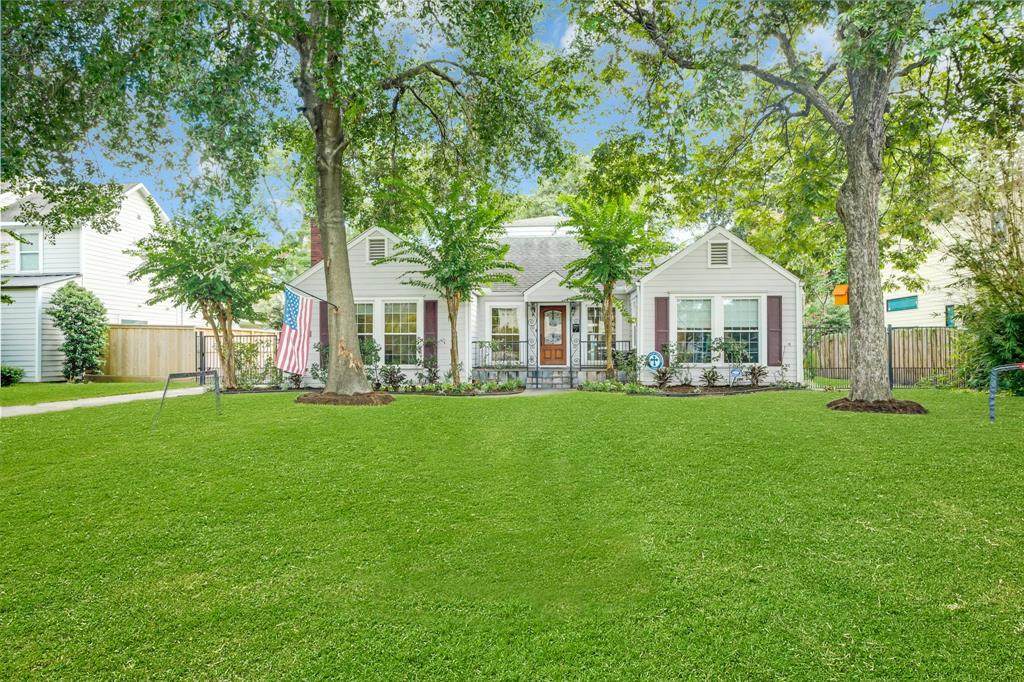 212 32nd Street - Photo 1