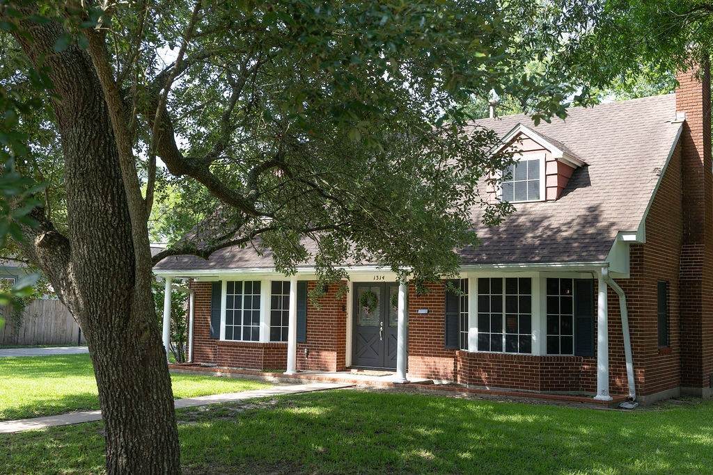 1314 Laurel Street - Photo 1