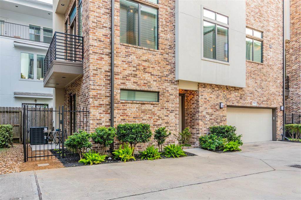 2703 Bell Street - Photo 1