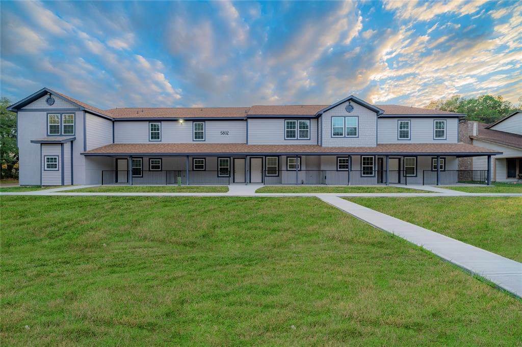 5802 Twisted Pine Court - Photo 1