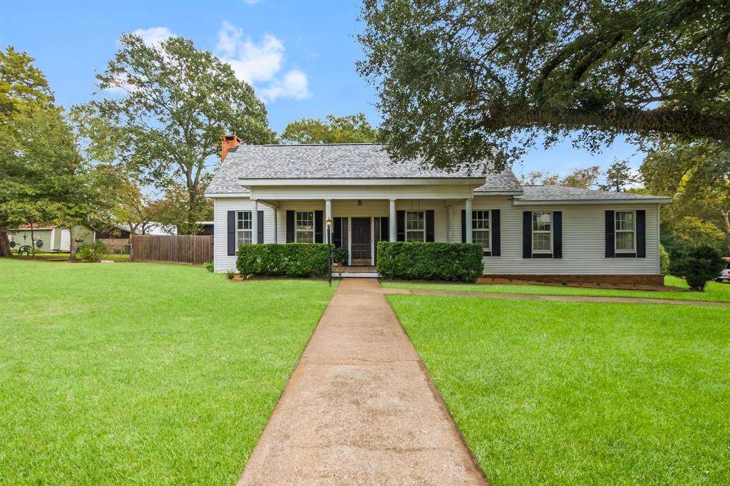204 Drew Avenue - Photo 1
