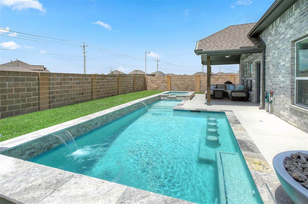 12613 Beacon Cove Drive - Photo 1