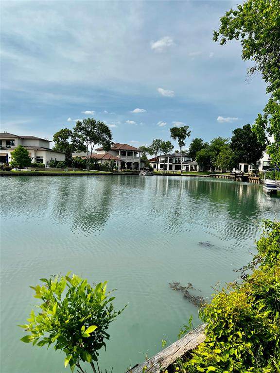147 Palm Boulevard - Photo 1