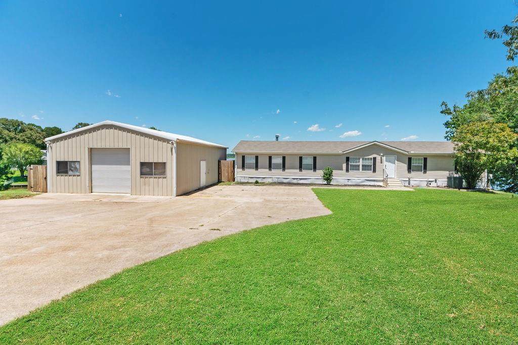 131 Prescott Drive - Photo 1