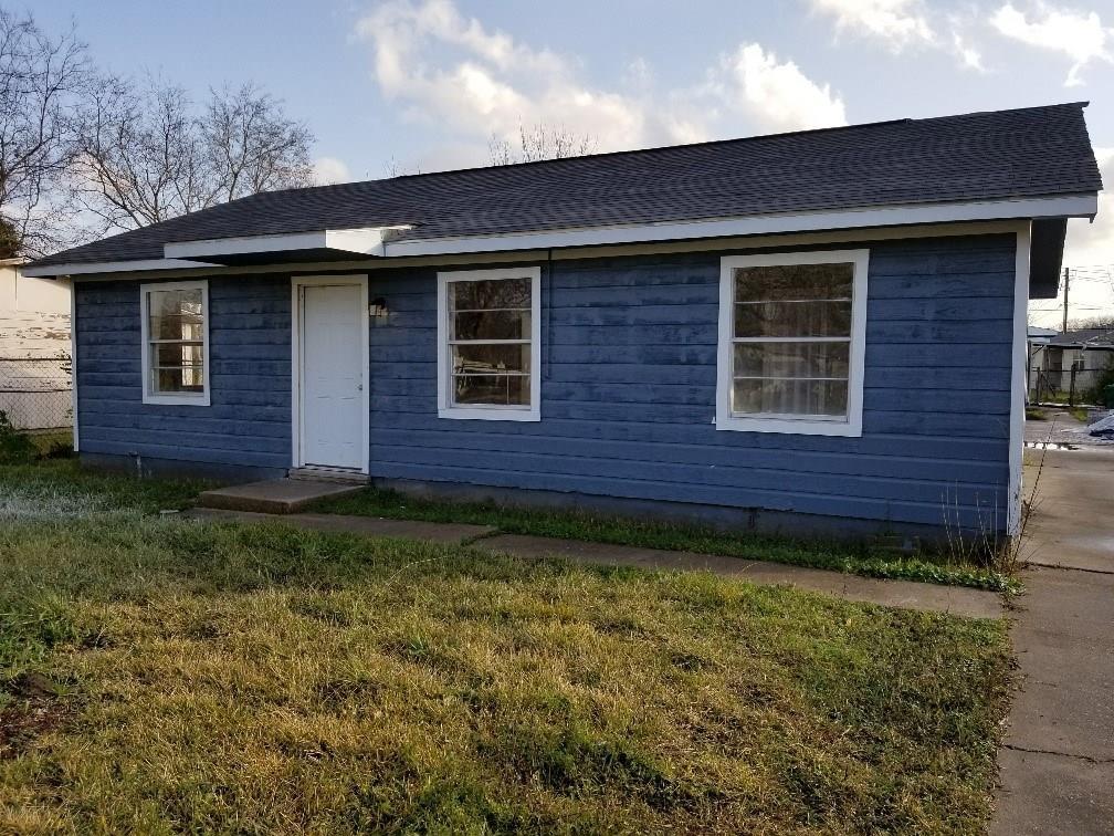 3522 Elpyco St - Photo 1