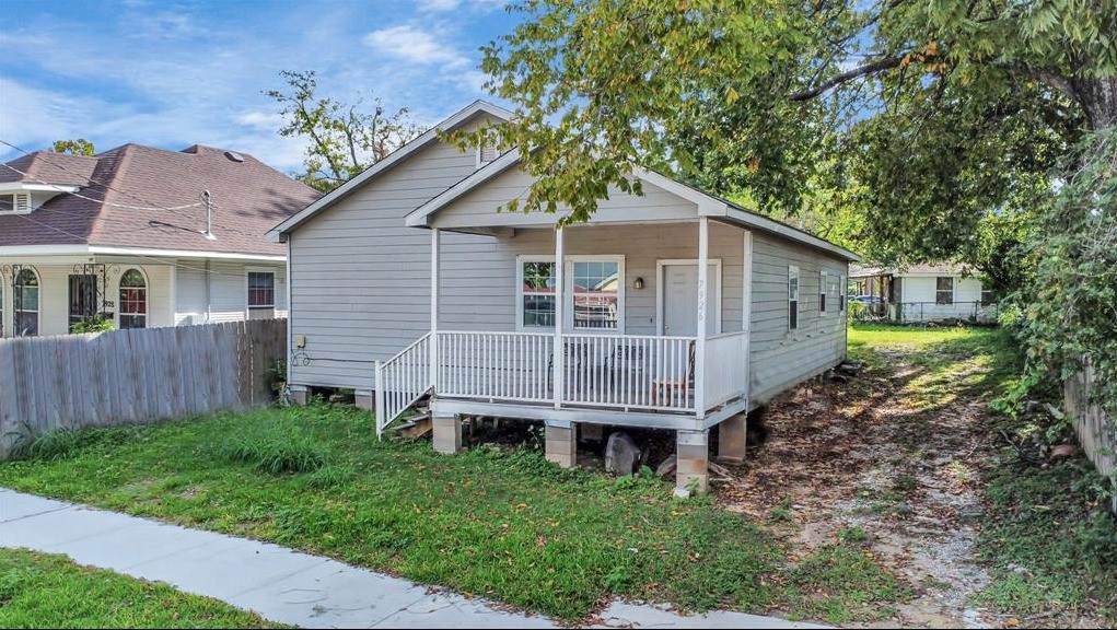 7926 Hudson Street - Photo 1