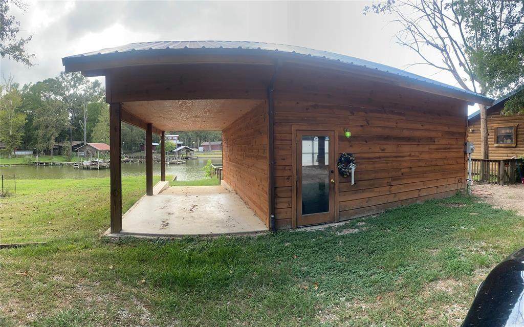 1472 Lakeside Drive - Photo 1