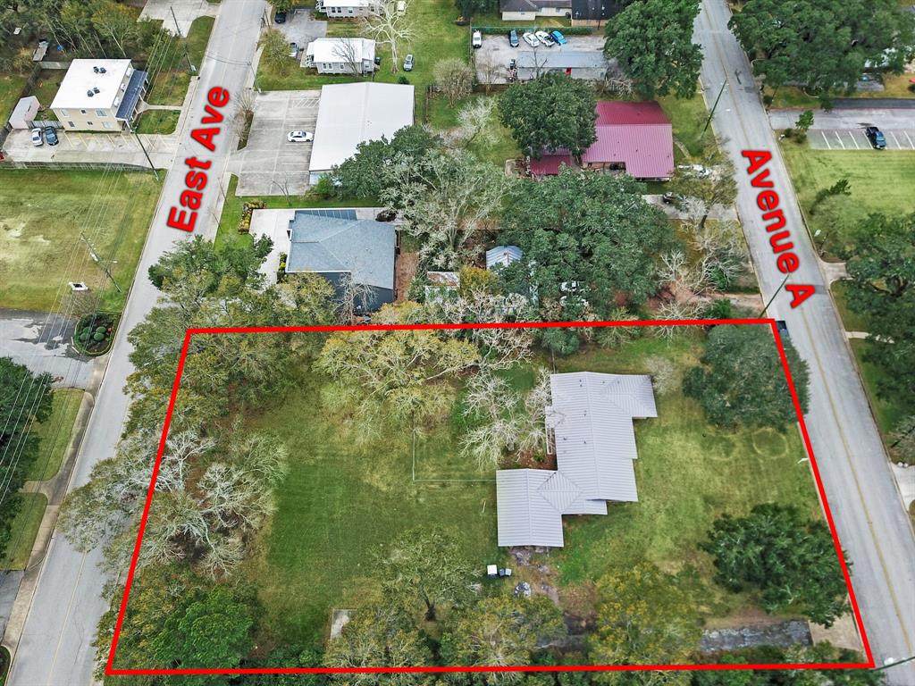 1506 Avenue A - Photo 1