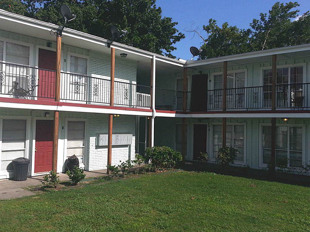 4518 Perry Street - Photo 1